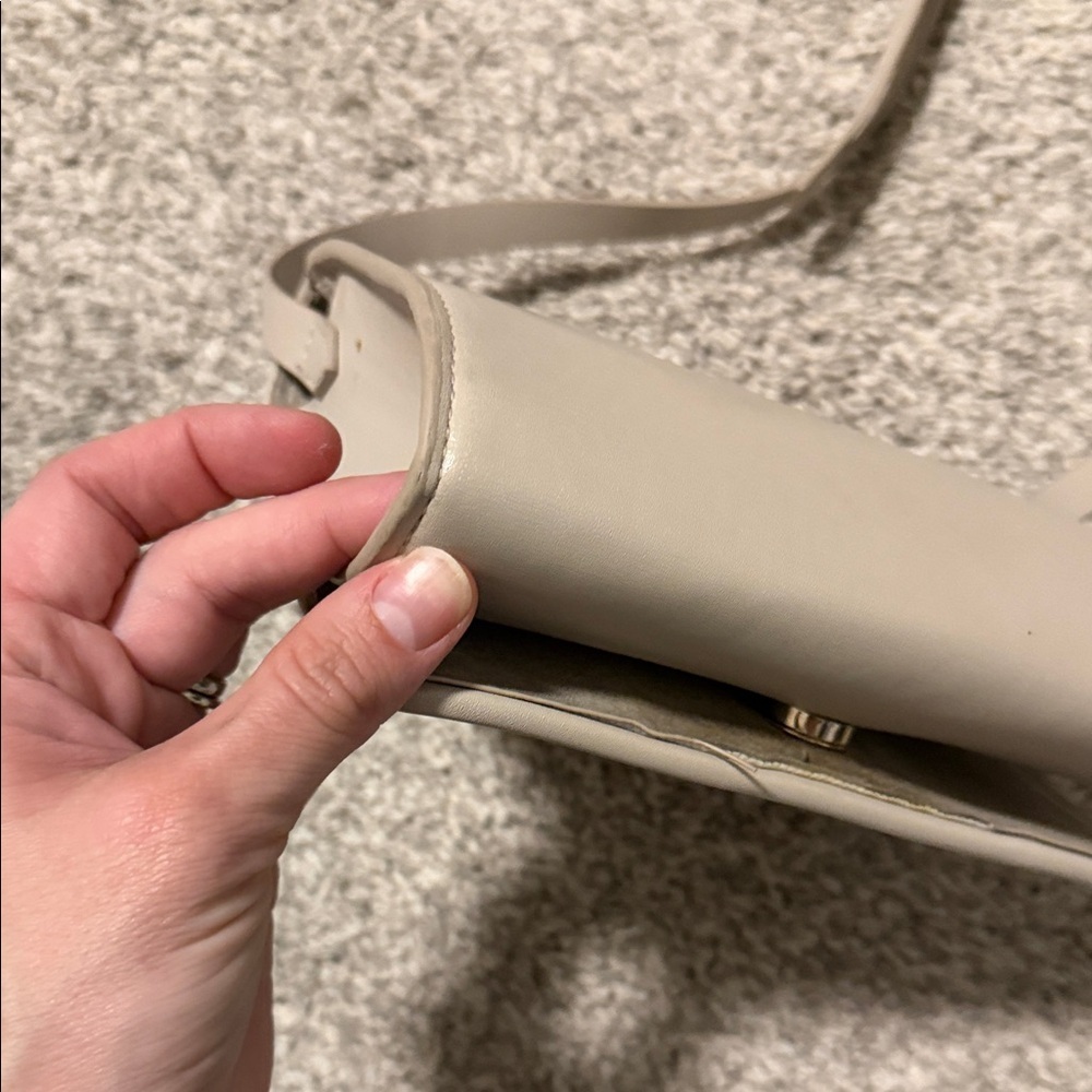 H&M Elegant beige Quilted Crossbody Bag - Picture 6 of 8